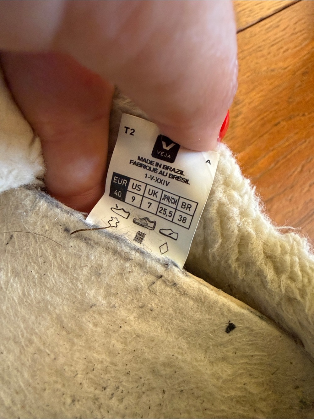 Veja Campo Fured Leather White Desert Sneakers - Picture 8 of 8